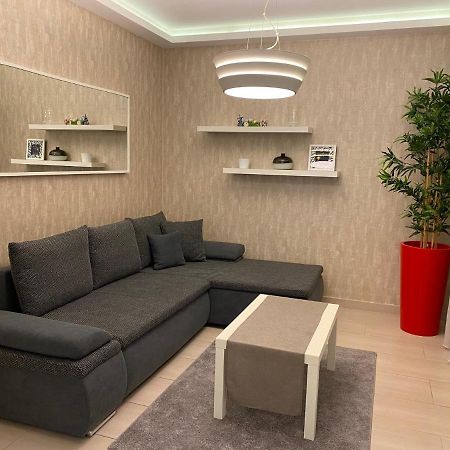 Parizsi Udvar I. Apartment เดเบรตเซน ภายนอก รูปภาพ