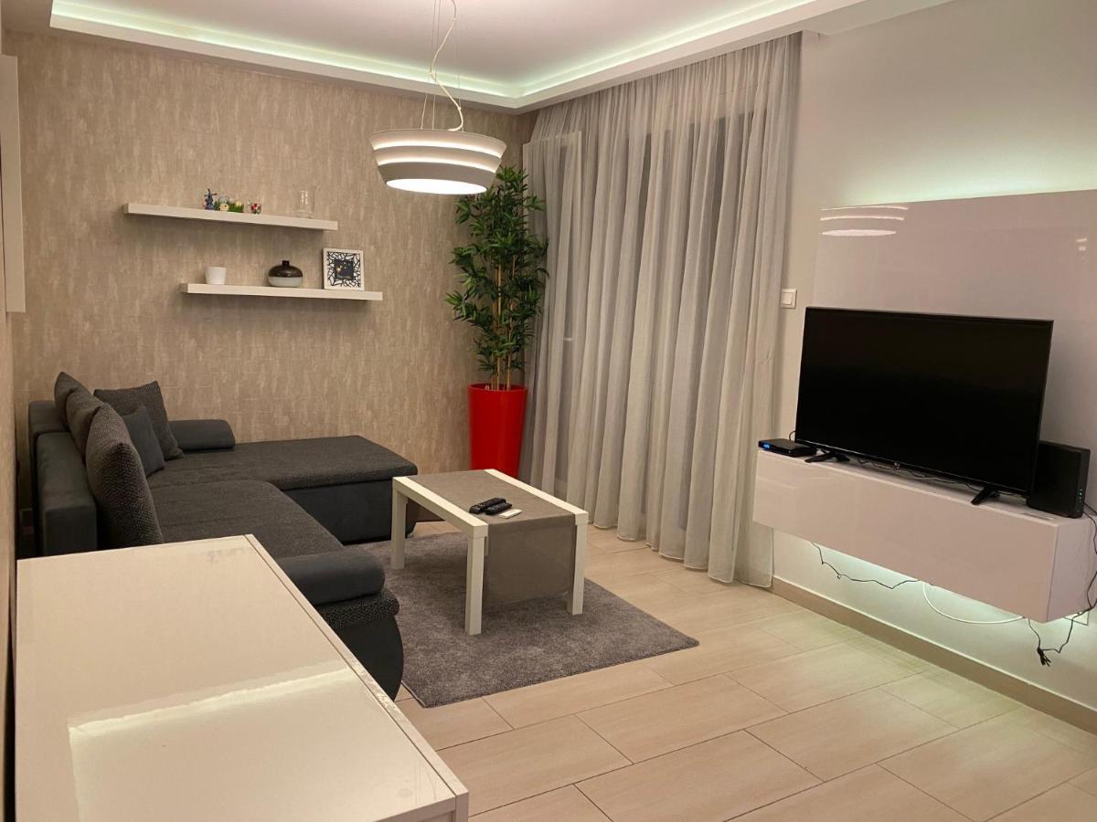 Parizsi Udvar I. Apartment เดเบรตเซน ภายนอก รูปภาพ