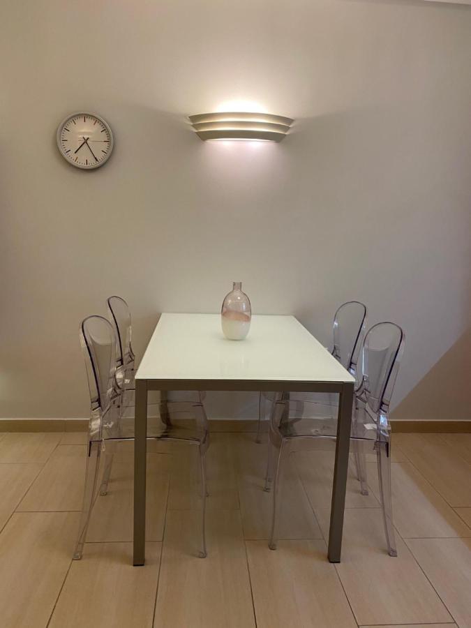 Parizsi Udvar I. Apartment เดเบรตเซน ภายนอก รูปภาพ