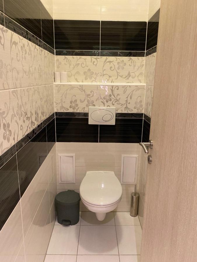 Parizsi Udvar I. Apartment เดเบรตเซน ภายนอก รูปภาพ