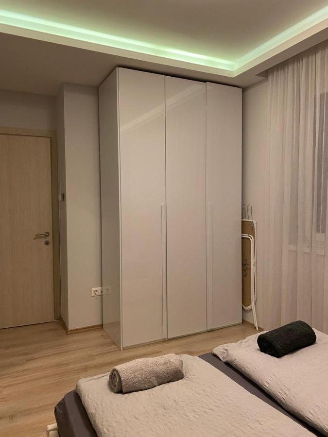 Parizsi Udvar I. Apartment เดเบรตเซน ภายนอก รูปภาพ