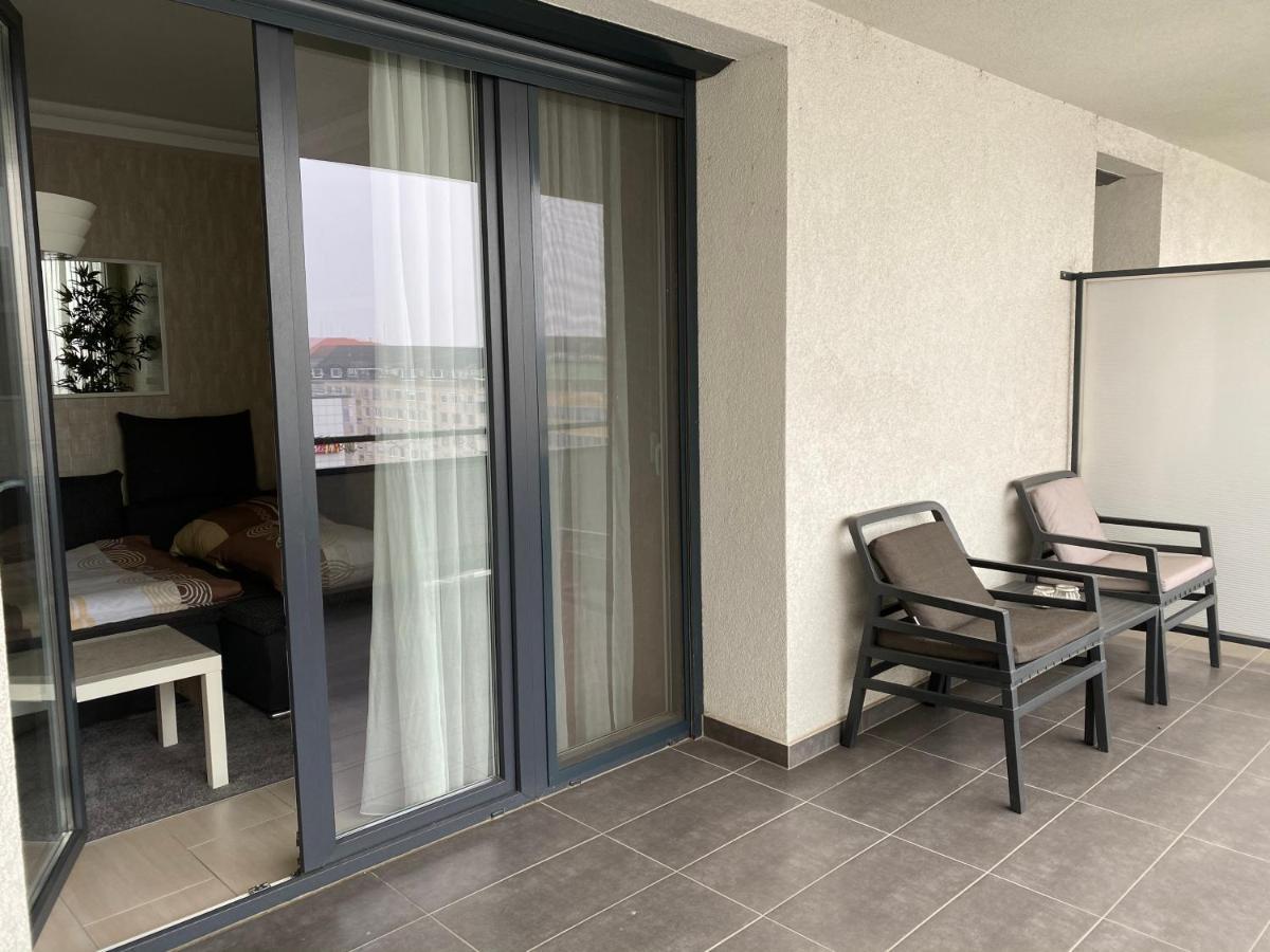 Parizsi Udvar I. Apartment เดเบรตเซน ภายนอก รูปภาพ