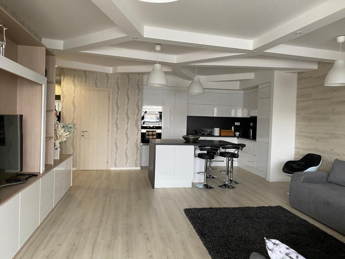 Parizsi Udvar I. Apartment เดเบรตเซน ภายนอก รูปภาพ