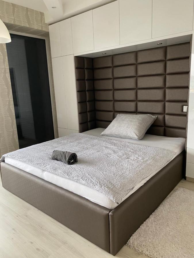 Parizsi Udvar I. Apartment เดเบรตเซน ภายนอก รูปภาพ